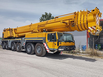 Crane LIEBHERR 1300/1 until 300 tn