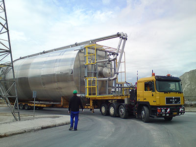 Transportation of tank to Helpe S.A.
